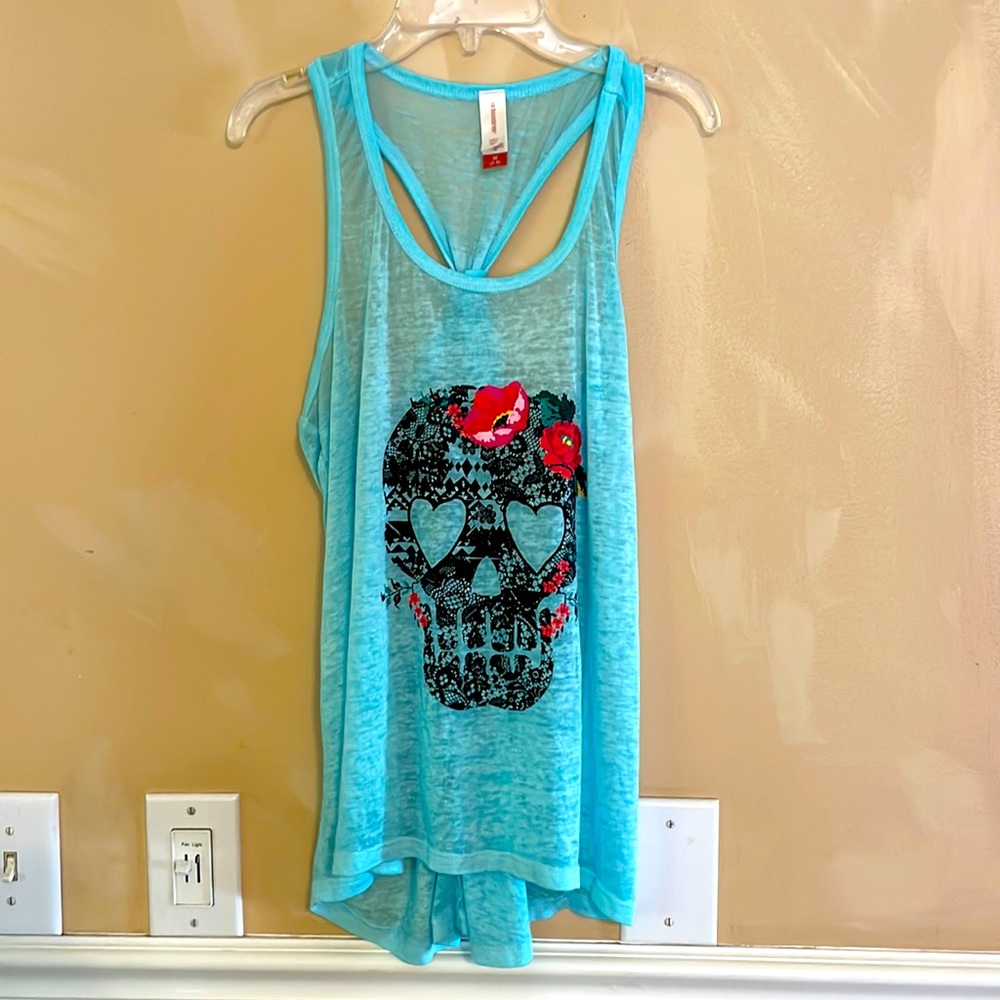 Skull tank
